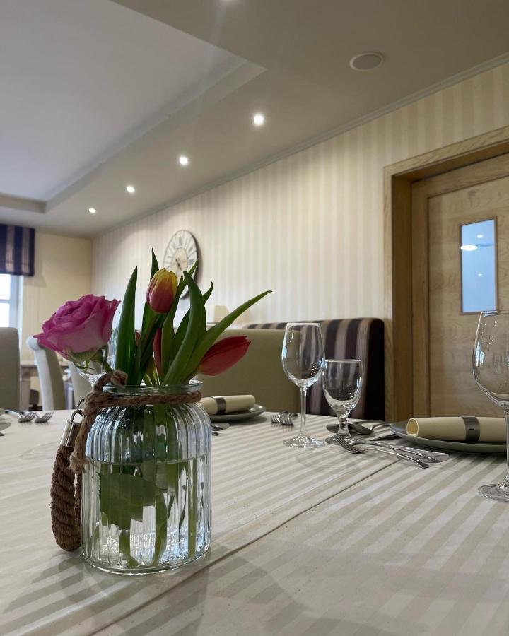 Diva Kacica Restaurant & Pansion Hotel Révkomárom Kültér fotó